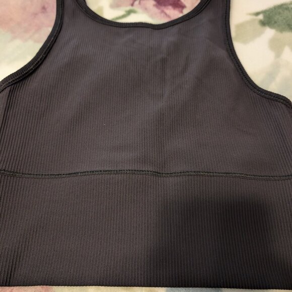 Lululemon reversible tank - Picture 3 of 3